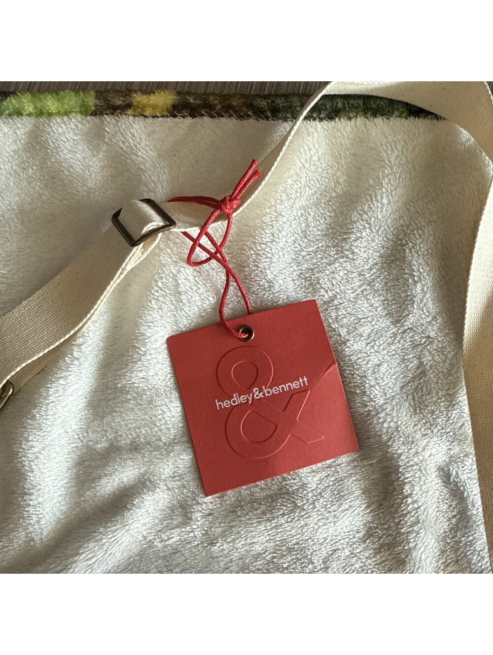 Essential Apron Collabs - Picture 4 of 9